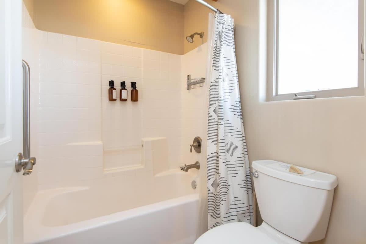 Renovated Lodge - Room 1 With Pool Access ジョシュア・ツリー エクステリア 写真