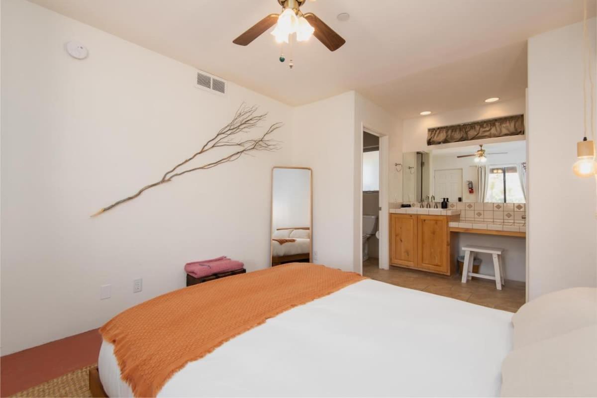 Renovated Lodge - Room 1 With Pool Access ジョシュア・ツリー エクステリア 写真